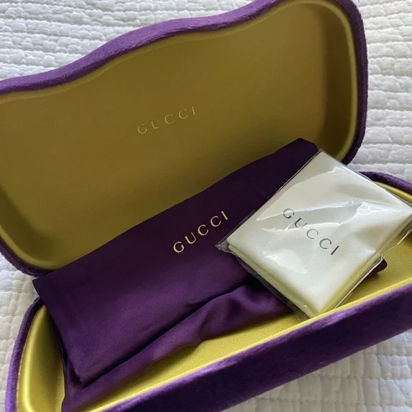 Gucci Sunglass Case - Picture 1 of 6